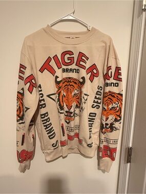 Cream Long-Sleeve Graphic Sweatshirt NB